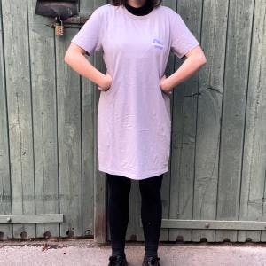 T-Shirt Kleid (flieder)